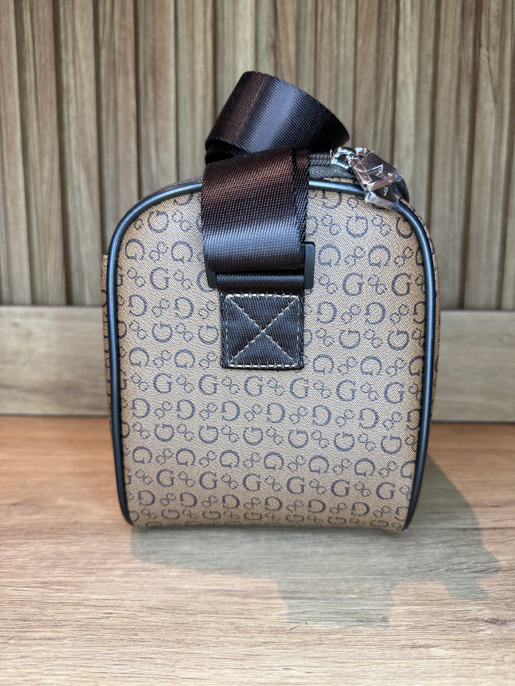 Lonche de Dama Guess